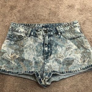 Acid wash jean shorts mid rise